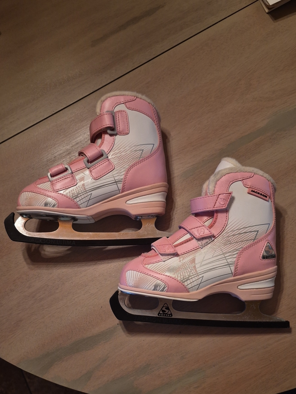 Jackson Ultima Softec Tri Grip Pink Ice Skates Yth